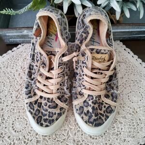 Blowfish Women's 7.5 Slip On No Tie Animal Print Sneakers